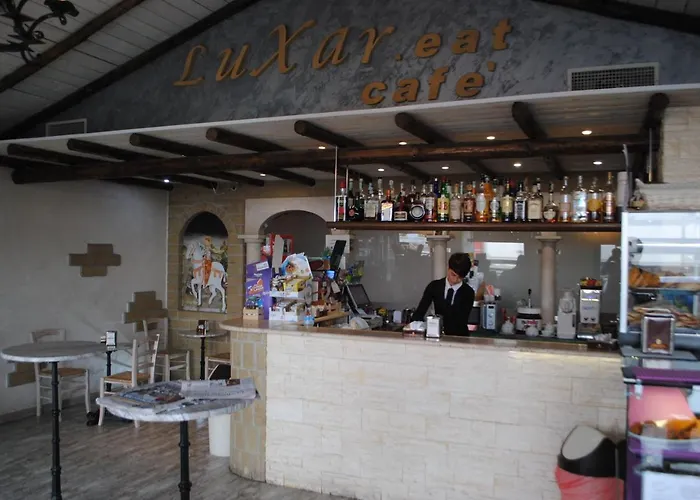 Luxar Apartmanhotel Assemini